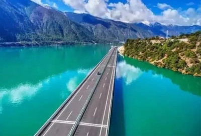 中國顏值最高的'高速公路'，風景勝過瑞士，網友 自駕嗨翻天！